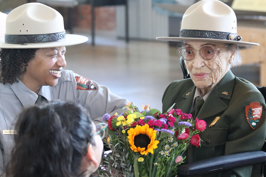 Retirarse a los 100 años: La historia de Betty, la más anciana guardaparques