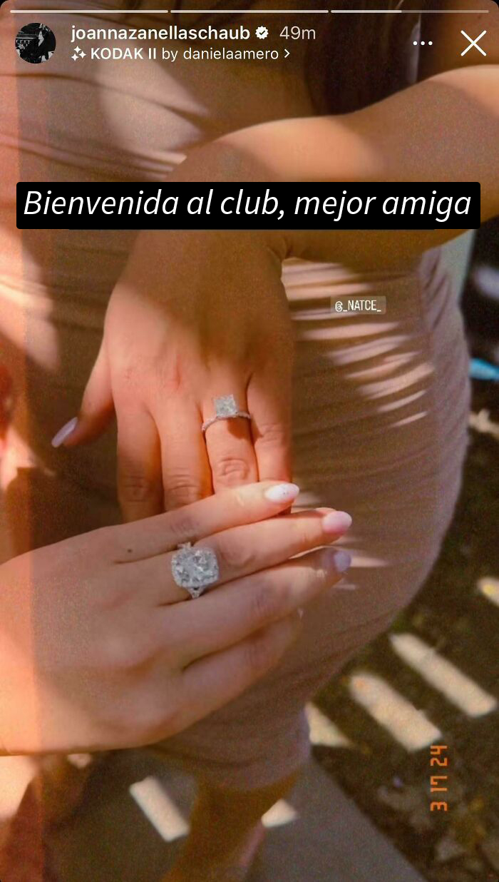 Presumiendo de tu propio anillo en la fiesta de compromiso de tu amiga