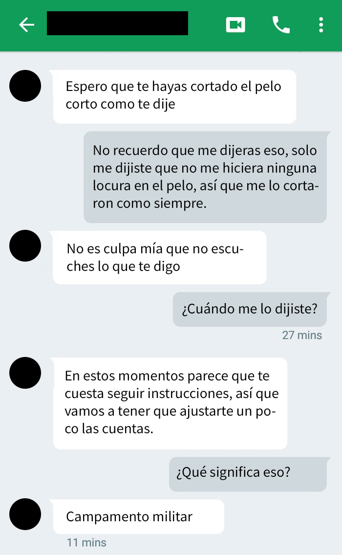 Mi papá me va a mandar a un campamento militar este mes porque no me corté el pelo como él quería. Estaba llorando en la parte trasera de mi trabajo cuando me envió estos mensajes