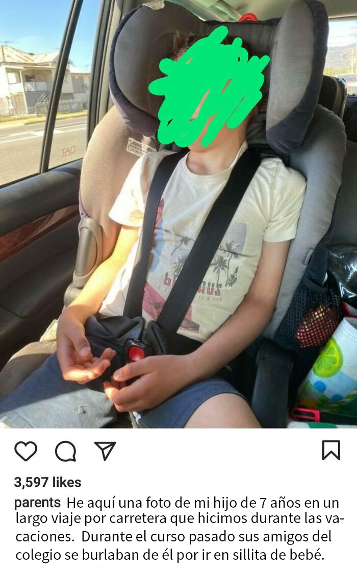 A un niño de 7 años le acosan en el colegio por ir sentado en una sillita de bebé en el coche, así que su madre espera a que se duerma, le hace una foto y la publica en la página oficial de Instagram de la revista Parents.