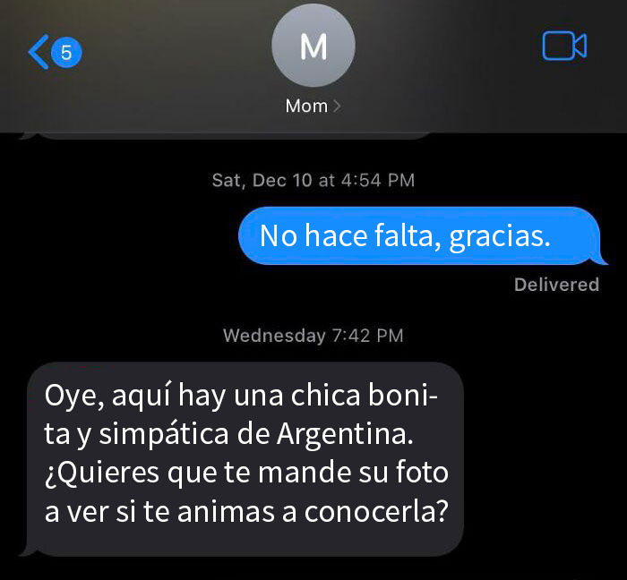 Mi madre sabe que vivo con mi novia y que estamos prometidos