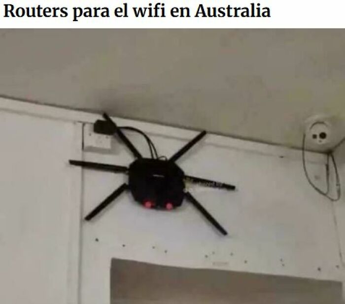 Router en forma de araña en Australia, mostrando un meme muy sarcástico sobre wifi y tecnología.