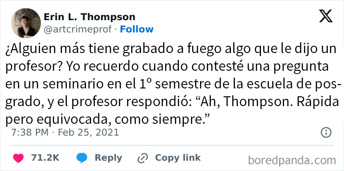 Tweet sobre la falta de profesionalidad de un profesor con comentario despectivo hacia estudiante.