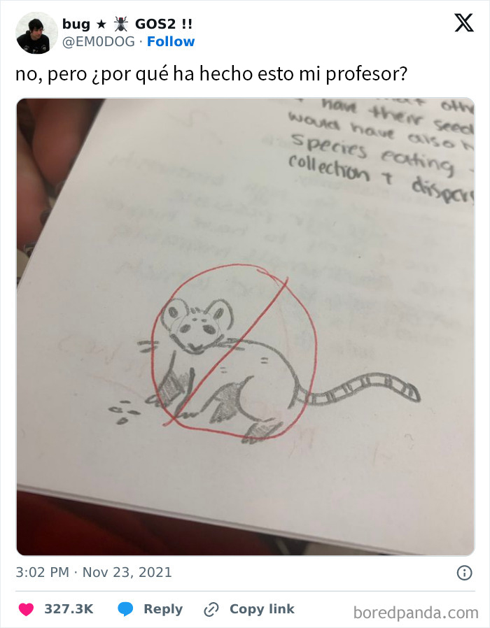 Dibujo de ratón tachado en un papel, ejemplo de profesor tóxico en clase.