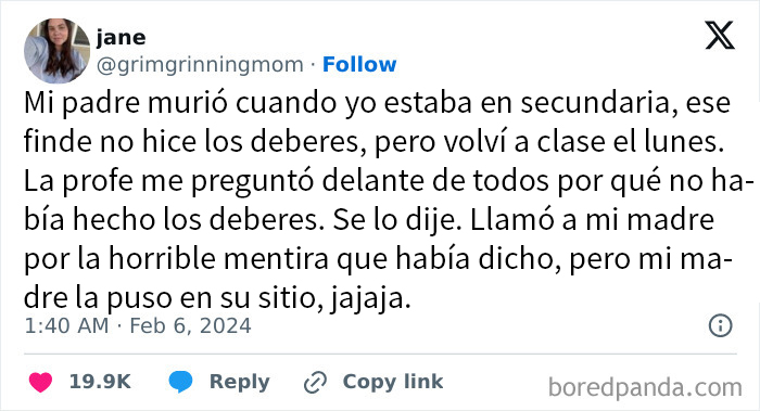 Texto de una anécdota sobre profesores tóxicos y falta de profesionalidad en redes sociales.