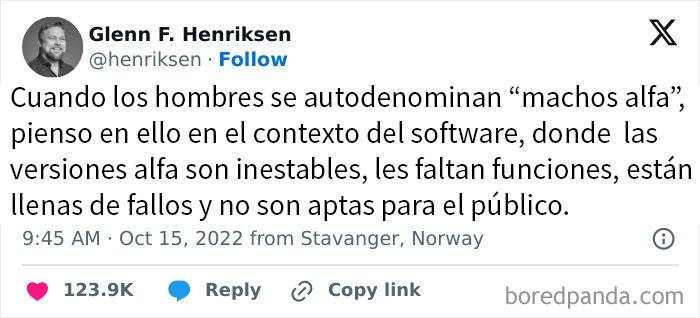 Tweet sarcástico sobre hombres que se autodenominan “machos alfa” comparados con versiones alfa de software.