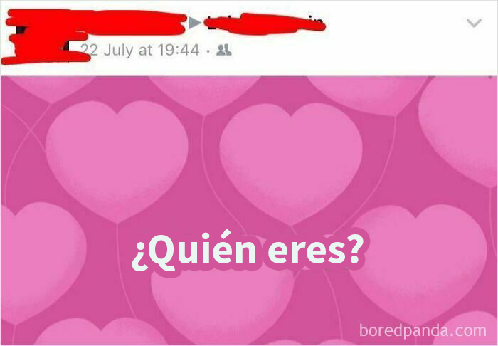 Persona mayor confundida en redes sociales, mensaje sobre corazones rosas: "¿Quién eres?".